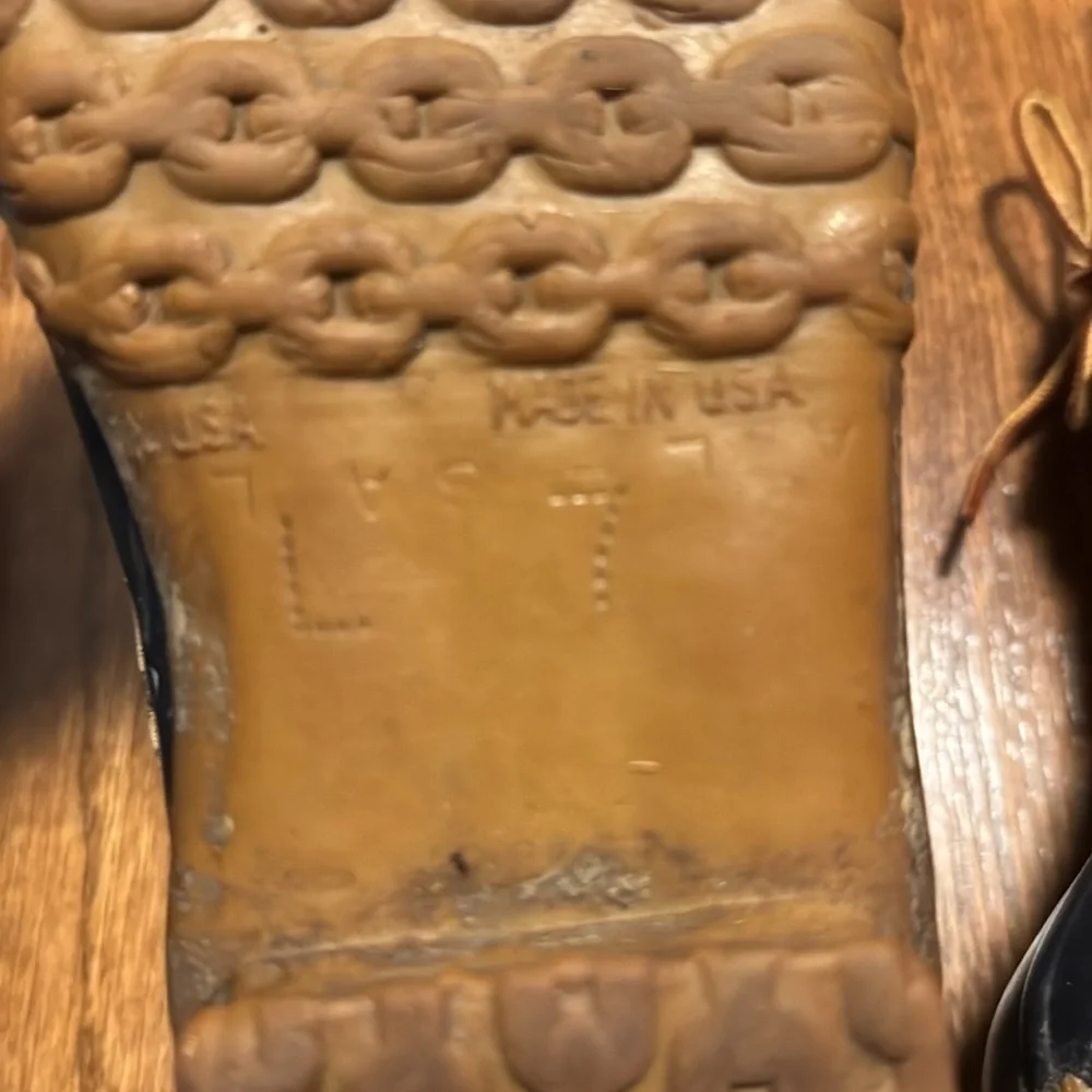 L L Bean Maine Hunting Shoe - size 7